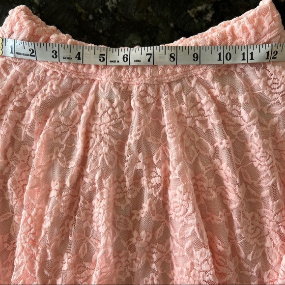 Abercrombie & Fitch Gathered Floral LACE in peach/light coral color. - Picture 2 of 5